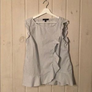 Barely worn ruffle detail Banana Republic Blouse